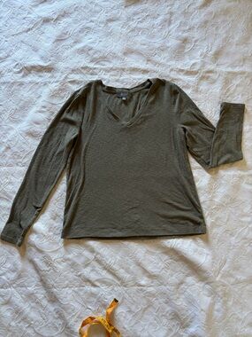 Marled Olive V-Neck Long Sleeve Tee